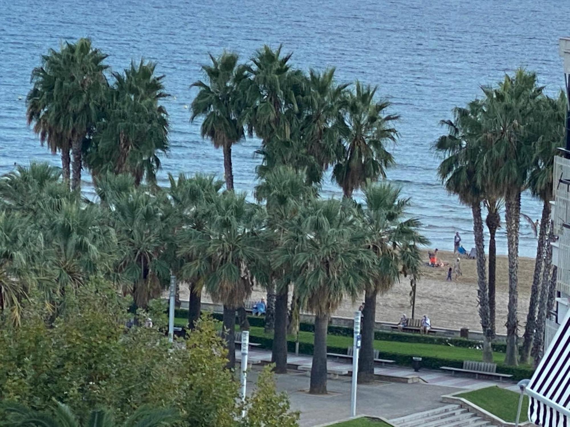 SALOU : SPACIEUX APPARTEMENT 100 M2 vue sur mer Extérieur photo